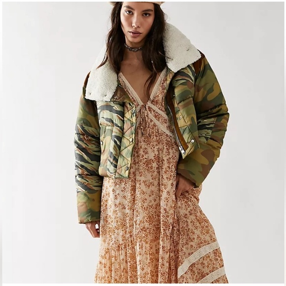 Free People West Coast Puffer Jacket Size Large camo boho oversized Sherpa - Picture 5 of 16